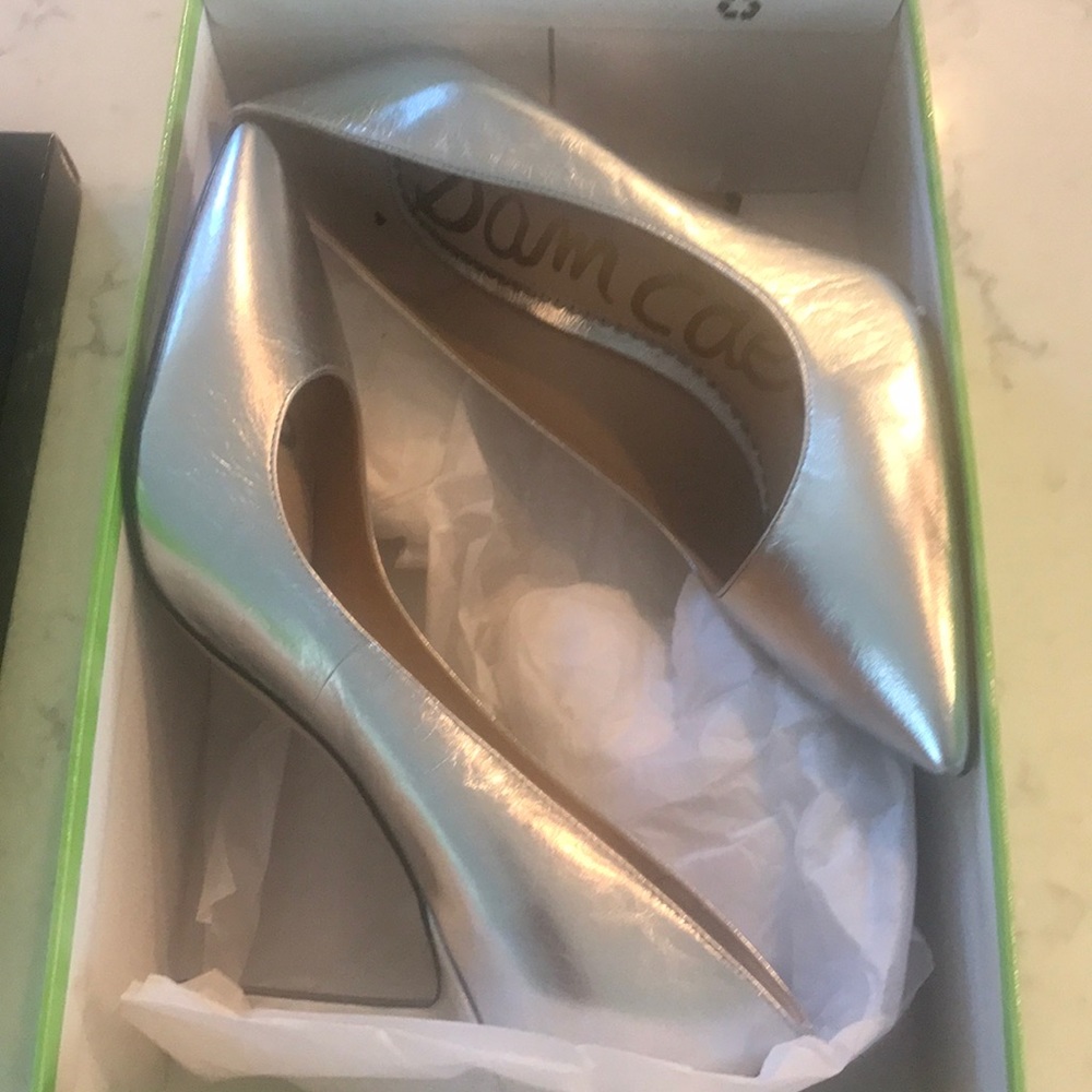 NIB Adam Edelman silver pumps